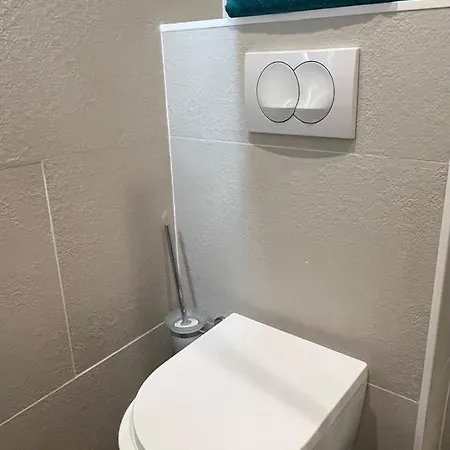 Neuf Avec Terrasse * カンヌ