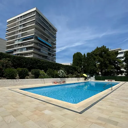 Neuf Avec Terrasse קאן