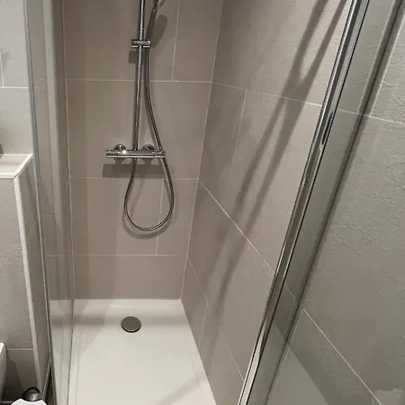 Neuf Avec Terrasse קאן