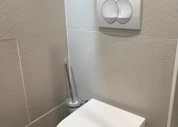 Neuf Avec Terrasse * كان