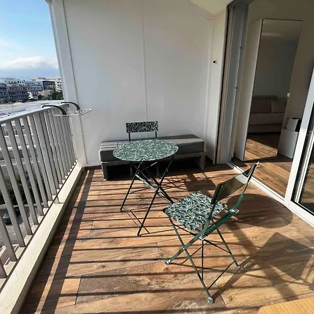 Neuf Avec Terrasse 아파트 *